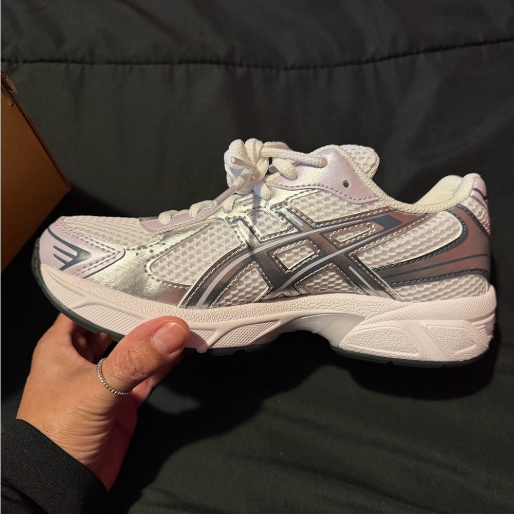 ASICS Women's Silve/White/Faded Ash Rock